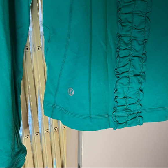Lululemon long sleeve - Picture 3 of 3